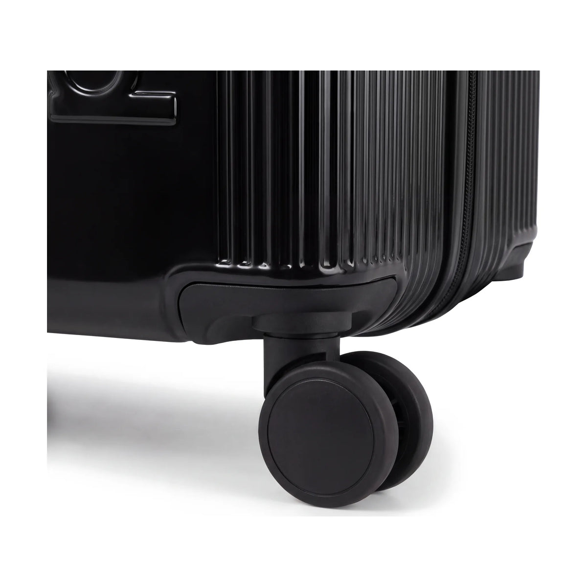 Set de 4 valises Pierre Cardin Berlin Noir, détail roue double et coin protégé