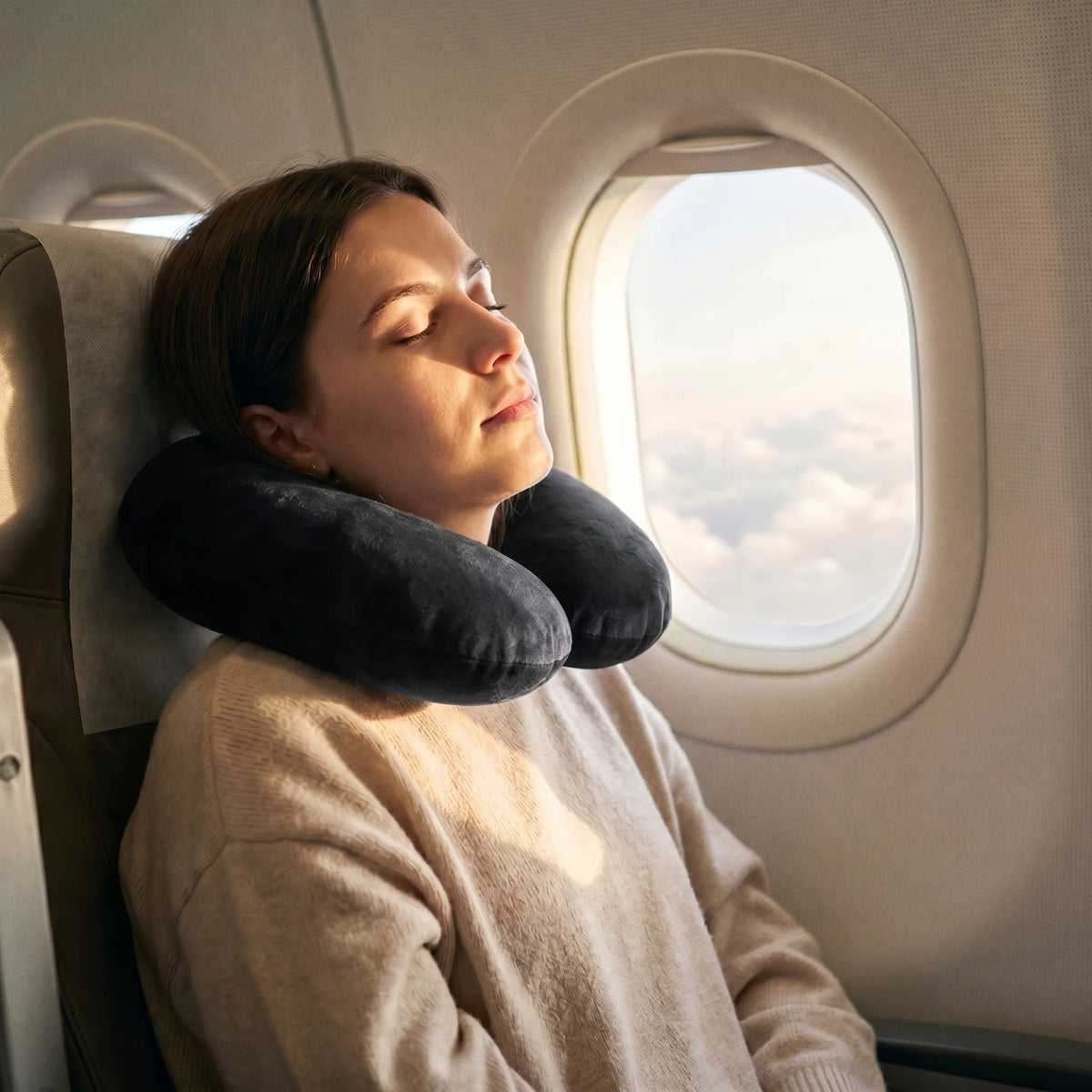 Coussin nuque de voyage Noir, Noir, en avion
